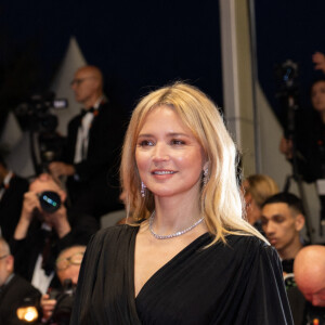 Virginie Efira - Montée des marches du film " Les Linceuls " lors du 77ème Festival International du Film de Cannes, au Palais des Festivals à Cannes. Le 20 mai 2024 © Olivier Borde / Bestimage 