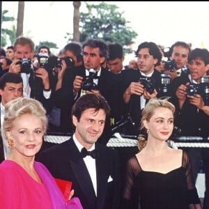 Le couple était resté onze ans ensemble et avait fait plusieurs apparitions sur la Croisette.
Claudine Auger, Jeanne Moreau, Daniel Auteuil et Emmanuelle Béart lors du Festival de Cannes