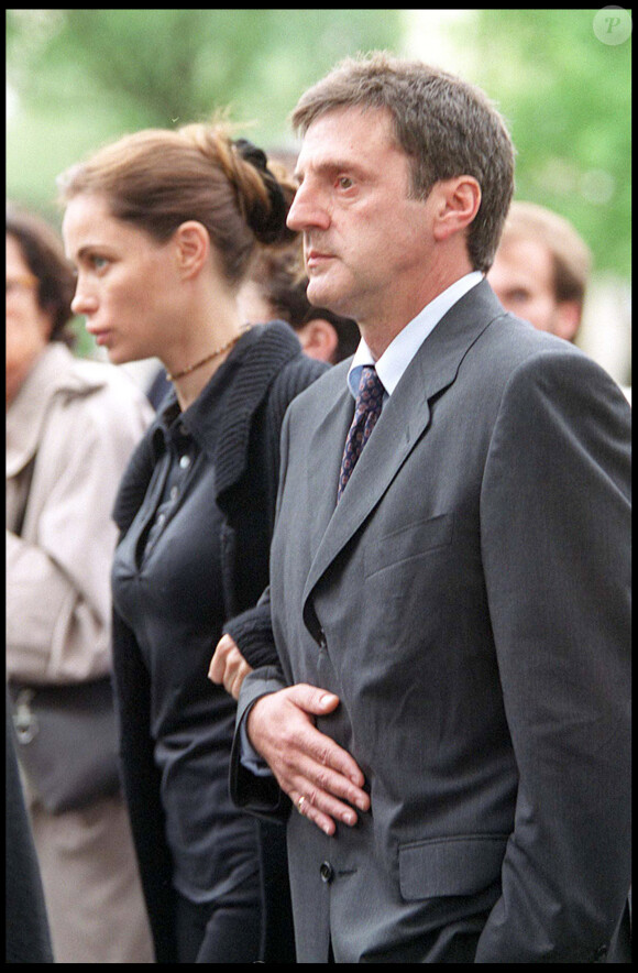 Emmanuelle Béart et Daniel Auteuil - Obsèques de Claude Sautet au cimetierre du Montparnasse à Paris.