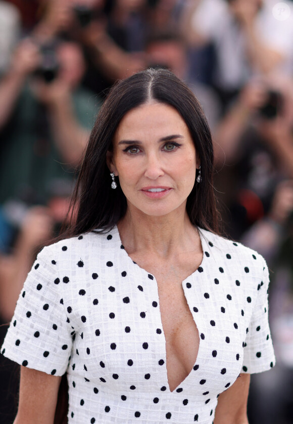 La prestation de Demi Moore est saluée de "grande" et "remarquable" par la critique, qui a adoré le film

Demi Moore - Photocall du film "The Substance" lors du 77ème Festival International du Film de Cannes le 20 mai 2024. Moreau-Jacovides/Bestimage