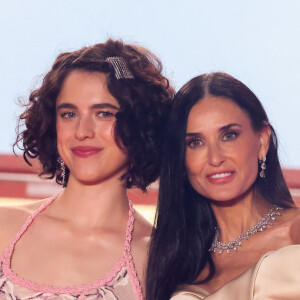 Une oeuvre qualifiée de "film le plus gore de l'histoire de Cannes" par Konbini

Margaret Qualley, Demi Moore - Montée des marches du film " The Substance " lors du 77ème Festival International du Film de Cannes, au Palais des Festivals à Cannes. Le 19 mai 2024 © Jacovides-Moreau / Bestimage