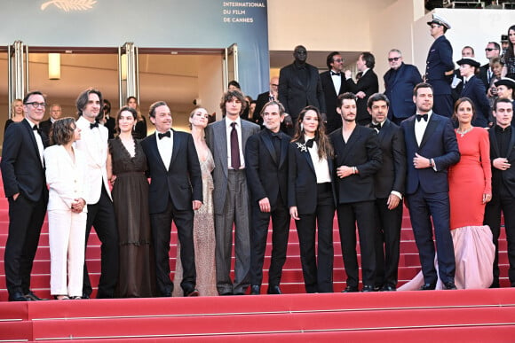 Pierre Niney, Alexandre de La Patellière, Marie Narbonne, Dimitri Rassam, Anamaria Vartolmei, Patrick Mille, Adèle Simphal, Vassili Schneider, Matthieu Delaporte, Anaïs Demoustier, Julie de Bona, Pierfrancesco Favino, Laurent Lafitte, Julien De Saint-Jean et Jerome Seydoux - Montée des marches du film "Le Comte de Monte Cristo" le 22 mai 2024. Photo : David Niviere/ABACAPRESS.COM