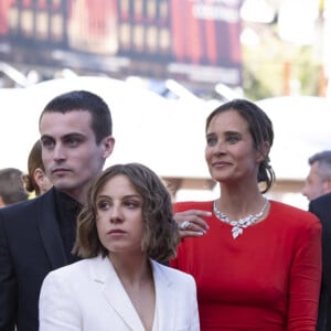 Vassili Schneider, Pierre Niney, Anamaria Vartolomei, Julien De Saint-Jean, Marie Narbonne, Julie de Bona, Dimitri Rassam, Patrick Mille - Montée des marches du film " Le comte de Monte-Cristo " lors du 77ème Festival International du Film de Cannes, au Palais des Festivals à Cannes. Le 22 mai 2024 © Olivier Borde / Bestimage 