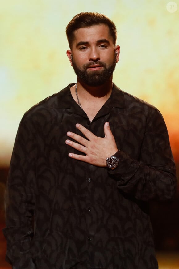 Exclusif - Kendji Girac chante son tube "Eva" - Enregistrement de l'émission "Les 20 chansons préférées 2022", diffusée le 5 janvier 2023 sur M6 © Christophe Clovis / Bestimage