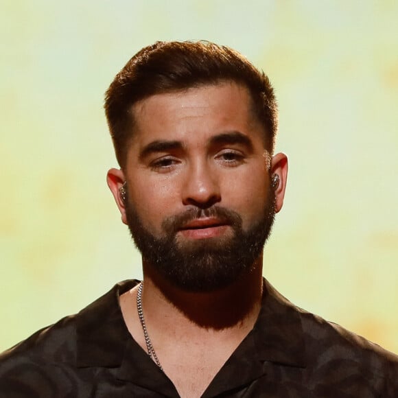 Exclusif - Kendji Girac chante son tube "Eva" - Enregistrement de l'émission "Les 20 chansons préférées 2022", diffusée le 5 janvier 2023 sur M6 © Christophe Clovis / Bestimage