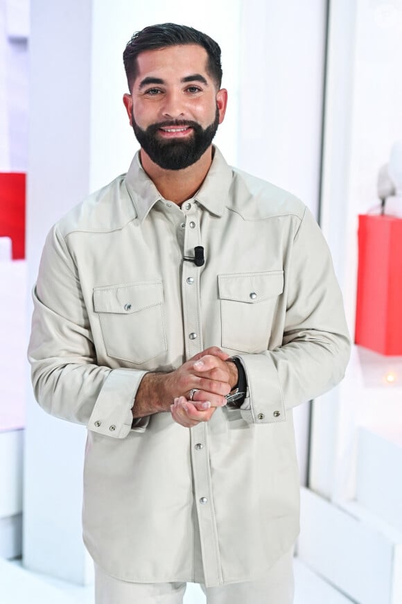 Exclusif - Kendji Girac lors de l'enregistrement de l'émission "Vivement Dimanche" au Studio Gabriel et diffusée le 30 octobre 2022 sur France 3. Photos du 16 octobre 2022. © Guillaume Gaffiot / Bestimage