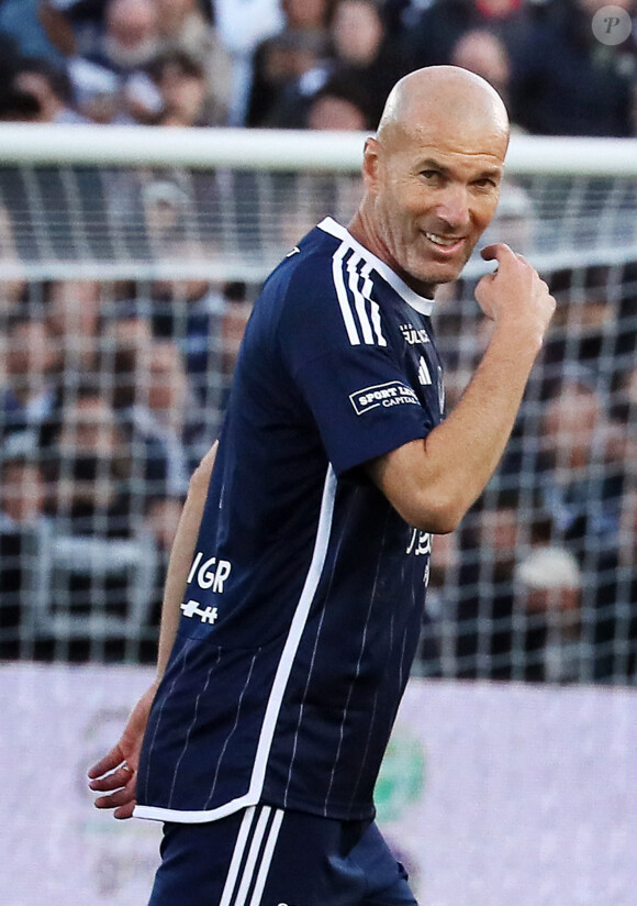 Zinedine Zidane - A l’occasion des 100 ans du parc Lescure, Bordeaux accueille au stade Chaban-Delmas un match de gala opposant les gloires des Girondins de Bordeaux au Variétés Club de France le mardi 14 mai 2024. © Patrick Bernard/ Bestimage