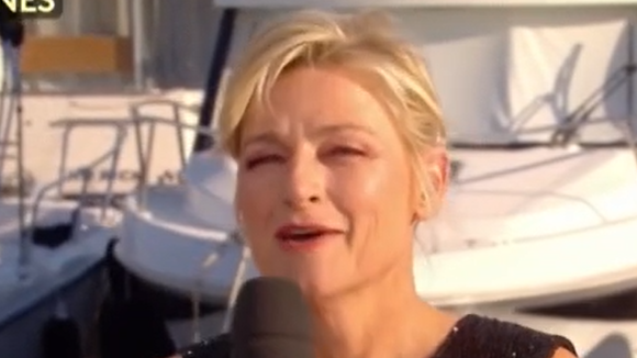 Look "wahou" pour Anne-Elisabeth Lemoine en direct de Cannes : l'équipe de C à vous sous le charme... à sa grande surprise