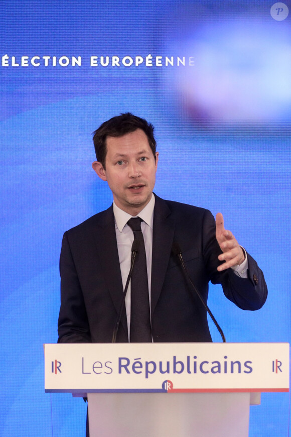 Conférence de presse de François-Xavier Bellamy suite au discours sur l'Europe du président à La Sorbonne, au siège des Républicains, Paris, le 25 avril 2024. © Stéphane Lemouton / Bestimage