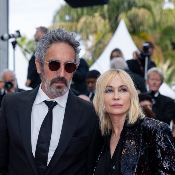 Frédéric Chaudier et sa femme Emmanuelle Béart - Montée des marches du film " La plus précieuse des marchandises " lors du 77ème Festival International du Film de Cannes, au Palais des Festivals à Cannes. Le 24 mai 2024 © Olivier Borde / Bestimage 