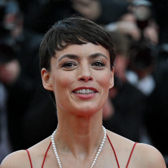 Berenice Bejo - Montée des marches du film " La plus précieuse des marchandises " lors du 77ème Festival International du Film de Cannes, au Palais des Festivals à Cannes. Le 24 mai 2024