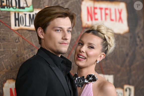 A seulement 20 ans, Millie Bobby Brown a épousé Jake Bongiovi, 22 ans.
Jake Bongiovi et Millie Bobby Brown assistent à la première mondiale de "Enola Holmes 2", au Paris Theater, New York City, 27 octobre 2022. Anthony Behar/SPUS/ABACAPRESS.COM