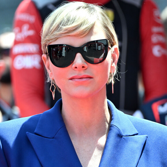 La princesse Charlène de Monaco pendant les hymnes lors du Grand Prix de Formule 1 (F1) de Monaco, le 26 mai 2024. © Bruno Bebert/Bestimage