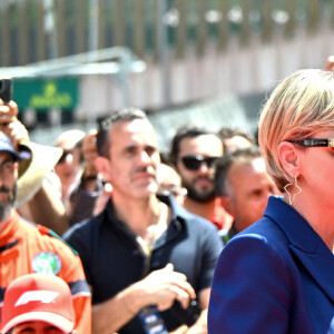 La princesse Charlène de Monaco et Andrea Casiraghi pendant les hymnes lors du Grand Prix de Formule 1 (F1) de Monaco, le 26 mai 2024. © Bruno Bebert/Bestimage