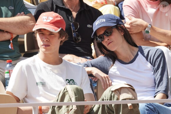 Paul Kircher et Suzanne Lindon - Célébrités dans les tribunes des Internationaux de France de tennis de Roland Garros 2024 à Paris le 26 mai 2024. © Moreau-Jacovides/Bestimage