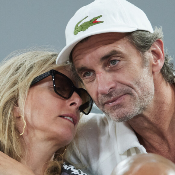 Karin Viard a assisté à la première journée du tournoi de Roland Garros avec son mari Manuel Herrero
Karin Viard et son mari Manuel Herrero - Célébrités dans les tribunes des Internationaux de France de tennis de Roland Garros à Paris. © Moreau-Jacovides/Bestimage