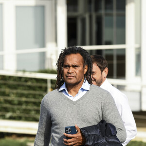 Exclusif - Christian Karembeu - Backstage du match de football caritatif du Variétés Club de France contre les légendes des Avirons Bayonnais au profit des associations "Pièces Jaunes" et "Centre Hospitalier de la Côte Basque - Service Pédiatrie" à Bayonne le 19 octobre 2022. 12.000 € ont été récoltés après la victoire du Variétés 2-1 contre les légendes des Avirons Bayonnais. © Pierre Perusseau/Bestimage