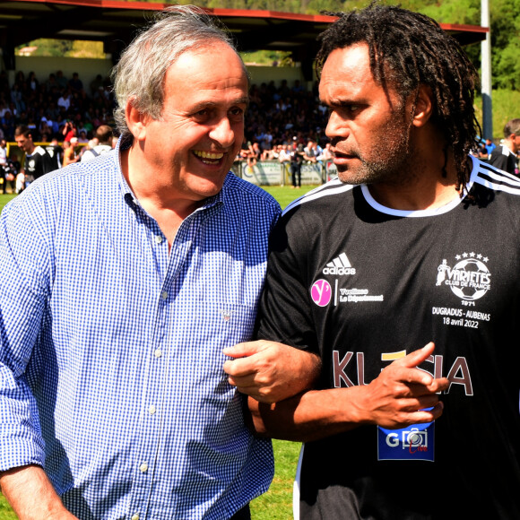 Exclusif - Michel Platini (parrain de l'événement), Christian Karembeu - Match de football caritatif du Variétés Club de France contre l'union départementale des pompiers de l'Ardèche au profit des pilotes de canadairs décédés en mission au Stade Georges Marquand à Aubenas en Ardèche le 18 avril 2022. Les deux équipes se sont quittées sur le score de 2 buts partout devant un public conquis et nombreux, environ 2500 spectateurs ont assisté à cette belle fête du football. 15.000 euros ont été récoltés. © Romain Doucelin/Bestimage