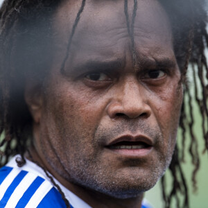 Christian Karembeu eu deuil
 
Christian Karembeu lors du match d'inauguration du stade Charles de Gaulle à Colombey-les-Deux-Églises entre le Variétés Club de France et le club local. Ce match contre le FC Colombey a été joué au profit de la Fondation Anne-de-Gaulle © Pierre Perusseau / Bestimage