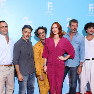 Audrey Fleurot, Thierry Neuvic, Sumaï Cardenas avec l'équipe du film au photocall de la mini-série "Infiltré(e)" lors de la 25ème édition du Festival de la fiction de la Rochelle, France, le 15 septembre 2023. © Denis Guignebourg/BestImage 