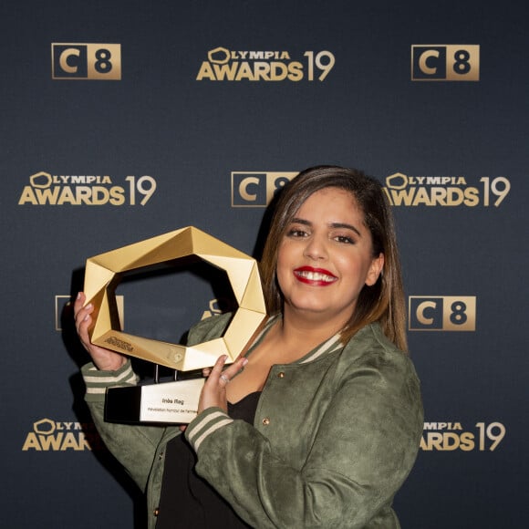 Exclusif - Inès Reg (révélation humour de l'année) dans la press room de la 1ère édition des "Olympia Awards", cérémonie récompensant des artistes de la musique et de l'humour, présentée par A. de Caunes à l'Olympia. Paris, le 11 décembre 2019. © Tribeca-Gorassini/Bestimage 