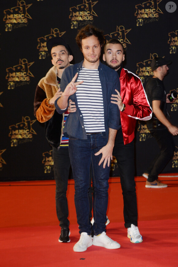 Vianney a préparé des cookies pour les équipes, mais il a piégé l'un d'entre eux

Vianney, Bigflo et Oli - 20ème cérémonie des NRJ Music Awards au Palais des Festivals à Cannes. Le 10 novembre 2018 © Christophe Aubert via Bestimage