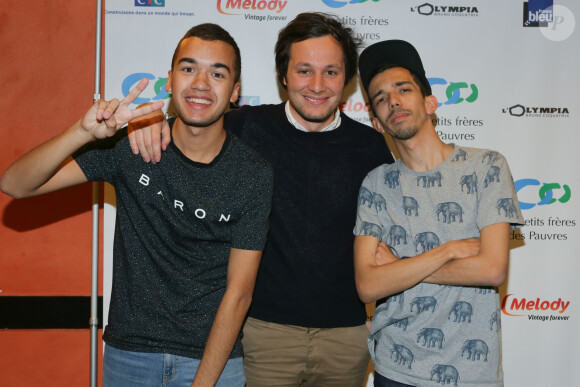 Le chanteur s'en est pris à son collègue de "The Voice", Olivio Ordonez, du duo Bigflo et Oli

Vianney entouré de Bigflo et Oli - Backstage du concert organisé à l'Olympia à l'occasion des 70 ans de l'association "Les petits frères des pauvres" à Paris, le 23 mai 2016. Le concert sera retransmis sur la chaîne de télé Melody. CVS/ Bestimage