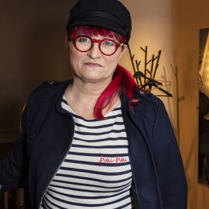 "Regardez la dernière merveille installée sur les quais : l'urinoir pour femmes", lance Christine Bravo
 
Exclusif - Christine Bravo - Backstage de l'enregistrement de l'émission "Les Grosses Têtes", présentée par Laurent Ruquier et diffuséele 19 décembre sur France 2. Le 8 décembre 2020 © Jack Tribeca / Bestimage