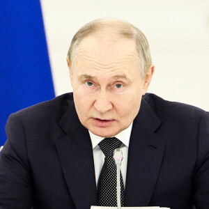 D'après les informations dévoilées par le "Sun", le palais montagnard de Vladimir Poutine a été détruit par les flammes
Le président russe Vladimir Poutine s'exprime lors d'une réunion élargie du Conseil russe pour le développement stratégique au musée du Grand Kremlin à Moscou, le 29 mai 2024. 