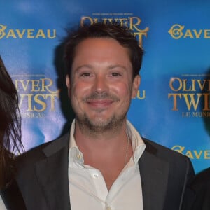 Davy Sardou entre Noémie Elbaz et sa mère Babette (Elisabeth Haas) - Première de la comedie musicale "Oliver Twist la Musicale" à la salle Gaveau à Paris, France, le 26 septembre 2016. © Giancarlo Gorassini/Bestimage