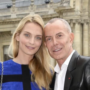 Sarah Marshall et Jean Claude Jitrois - Arrivees des people au defile de mode "Leonard", collection pret-a-porter printemps-ete 2014, au Grand Palais a Paris. Le 30 septembre 2013  Arrivals at Leonard fashion show ready-to-wear S/S 2014 at Grand Palais in Paris. On september 30th 2013