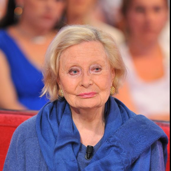 Raison pour laquelle Michèle Morgan a coupé les ponts avec elle : "Quand elle a fait de 'grosses bêtises', j'ai décidé de ne plus la voir et de ne plus lui parle" 
Michèle Morgan dans "Vivement Dimanche"