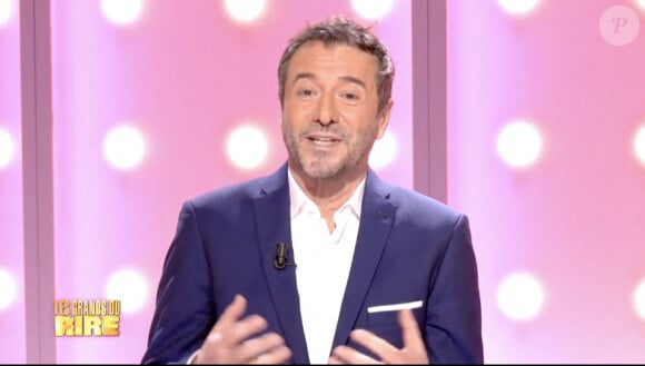 Première émission "Les Grands du Rire" présentée par Bernard Montiel et Isabelle Morizet et diffusée le 1er juin sur C8 avec comme invitée Anne Roumanoff.