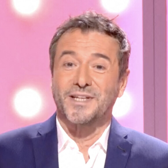 Première émission "Les Grands du Rire" présentée par Bernard Montiel et Isabelle Morizet et diffusée le 1er juin sur C8 avec comme invitée Anne Roumanoff.