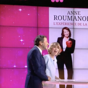 Première émission "Les Grands du Rire" présentée par Bernard Montiel et Isabelle Morizet et diffusée le 1er juin sur C8 avec comme invitée Anne Roumanoff.