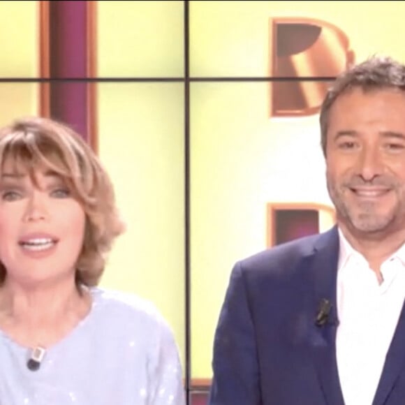 Première émission "Les Grands du Rire" présentée par Bernard Montiel et Isabelle Morizet et diffusée le 1er juin sur C8 avec comme invitée Anne Roumanoff.