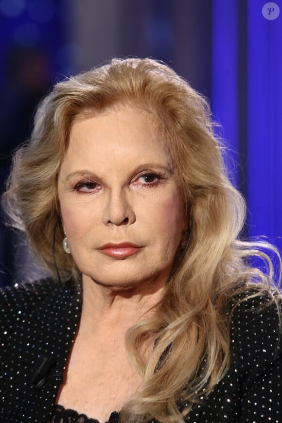 Sylvie Vartan est l'invitée de l'émission Domenica In à Milan le 25 février 2024.