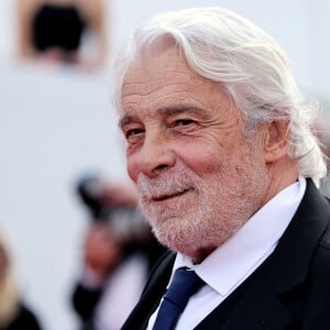 Jacques Weber à la montée des marches du film " Broker (Les bonnes étoiles) " lors du 75ème Festival International du Film de Cannes. Le 26 mai 2022 © Dominique Jacovides / Bestimage