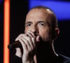 de Calogero qui n'a pas du tout plu au chanteur : l'utilisation sans son accord de sa chanson 1987. Il a donc décidé de s'exprimer sur ses réseaux sociaux dans un communiqué.
Exclusif - Calogero - Enregistrement de l'émission "La fête de la Chanson française" au Dôme à Paris, présentée par L.Thilleman et A.Manoukian, et diffusée le 22 décembre sur France 3 © Christophe Clovis / Bestimage 