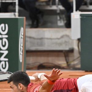 S'il a su tenir bond jusqu'à remporter la victoire en 5 sets, les examens qu'il a passés ensuite l'ont contraint à lever le pied.
Tennis : Roland Garros 2024 - France - Novak Djokovic - Serbie - Internationaux de France de tennis de Roland Garros 2024 à Paris le 3 juin 2024.