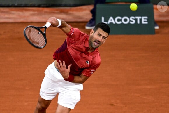 Novak Djokovic of Serbia Serves against Roberto Carballes Baena of Spain during at Roland Garros on May 30, 2024 in Paris, France. © Richard Callis/Sport Press Photo via ZUMA Press/Bestimage)