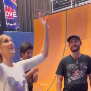 Alors qu'elle assistait au spectacle du Cirque du Soleil, Céline Dion a chanté pour toute l'équipe du show.
Capture d'écran du compte Celine Vocals.