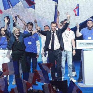 C'est la question que l'on se pose ici.
Marine Le Pen et Jordan Bardella - Meeting du Rassemblement National pour les élections européennes à Paris. Le 2 juin 2024 © Jonathan Rebboah / Panoramic / Bestimage