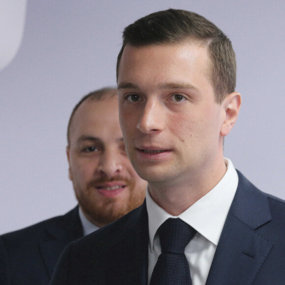 Jordan Bardella, président du Rassemblement national, lors de la conférence de presse ayant pour thème, Face aux narco-trafics l'urgence d'un sursaut à Paris, le 16 mai 2024. © Jonathan