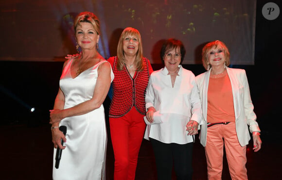 Exclusif - Jeane Manson, Annie Gautrat dite "Stone (Stone & Charden)" , Marie-Paule Belle et Sophie Darel - Soirée du 20ème anniversaire de la chaîne Mélody TV à l'Olympia de Paris le 8 juin 2022.© Coadic Guirec - Giancarlo Gorassini/Bestimage