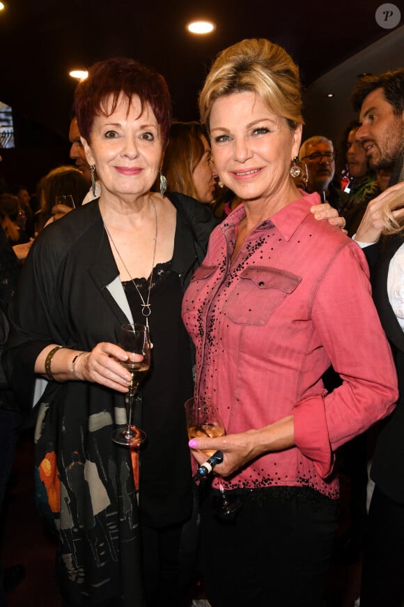 Exclusif - Fabienne Thibeault, Jeane Manson - Soirée du 20ème anniversaire de la chaîne Mélody TV à l'Olympia de Paris le 8 juin 2022. © Coadic Guirec - Giancarlo Gorassini/Bestimage