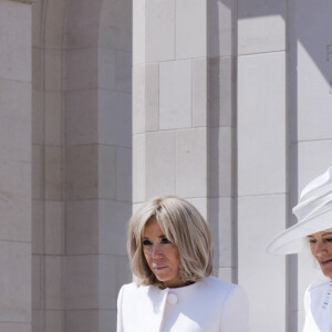 Camilla Parker Bowles, reine consort d'Angleterre et Brigitte Macron, Première Dame française lors de la cérémonie franco-britannique au mémorial britannique de Ver-sur-mer, France, le 6 juin 2024, lors du 80ème anniversaire du débarquement. © Ian Vogler/MirrorPix/Bestimage 