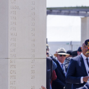 Le roi Charles III d'Angleterre, Emmanuel Macron, président de la République française lors de la cérémonie franco-britannique au mémorial britannique de Ver-sur-mer, France, le 6 juin 2024, lors du 80ème anniversaire du débarquement. © Ian Vogler/MirrorPix/Bestimage 