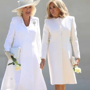 Camilla Parker Bowles, reine consort d'Angleterre et Brigitte Macron, Première Dame française lors de la cérémonie franco-britannique au mémorial britannique de Ver-sur-mer, France, le 6 juin 2024, lors du 80ème anniversaire du débarquement. © Ian Vogler/MirrorPix/Bestimage 