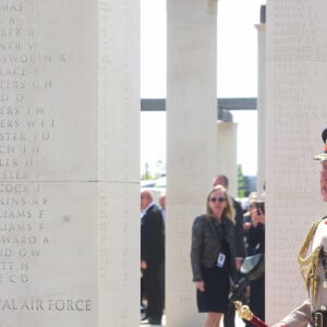 Le roi Charles III d'Angleterre, Emmanuel Macron, président de la République française lors de la cérémonie franco-britannique au mémorial britannique de Ver-sur-mer, France, le 6 juin 2024, lors du 80ème anniversaire du débarquement. © Ian Vogler/MirrorPix/Bestimage 